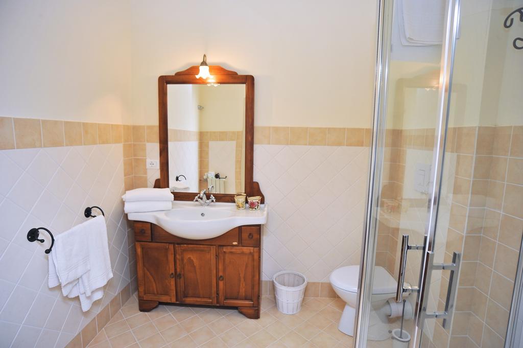 Locanda Agricola Posapiano Montecarlo Phòng bức ảnh